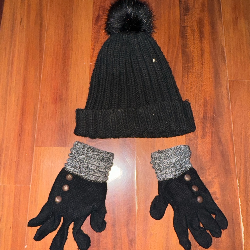 Hat and Gloves, set
